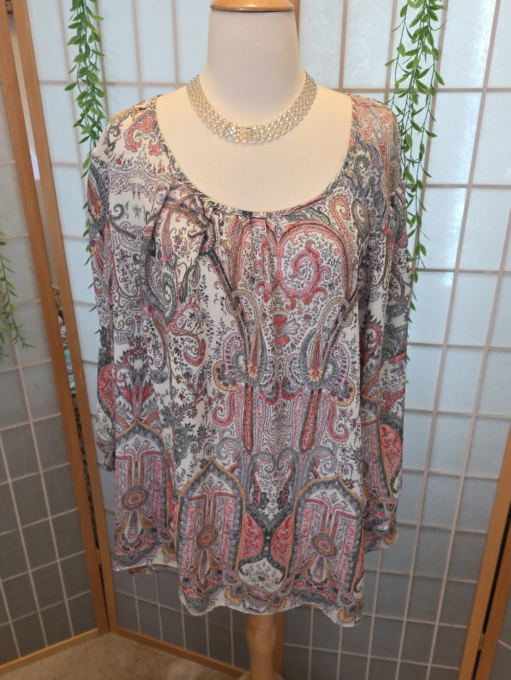 Cato Paisley Scoop Neck Tunic in Coral and Gray